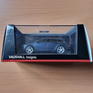 Scatola rivenditore Schuco Vauxhall Insignia Estate blu scala 1:43 nuova spedizione gratuita - Foto 1 di 6