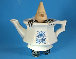Tetera de cerámica Gnome On Wheels. - Imagen 1 de 8