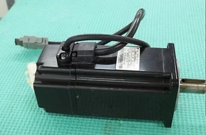 Yaskawa servo motor SGMAH-04AAA41 400W - Picture 1 of 1