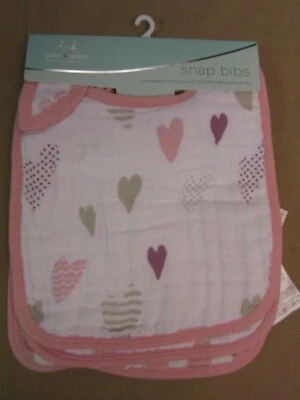 New Aden and Anais Snap Bib 3 Pack - Heart Breaker 7111 with small flaw Foto 1 de 3