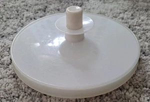 "Tapa esmerilada de repuesto para jarra Tupperware 5,25"" con botón pulsador bronceado #801-3 802" - Imagen 1 de 5