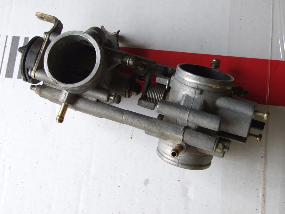Ducati 1000DS multistrada throttle body with linkages  - Image 1 of 4