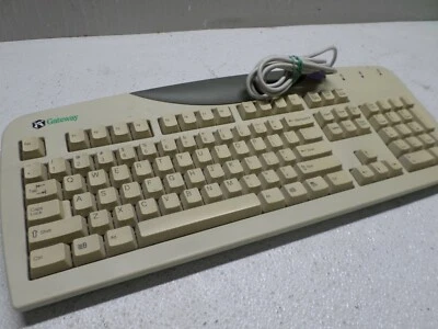 OEM Gateway SK-9921 PS/2 Wired White Mechanical QWERTY Keyboard 7003271 - Image 1 of 4