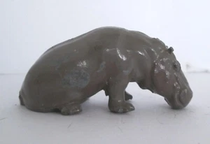 Vintage Britains Zoo Animals Baby Hippopotamus No. 940 Baby Hippo lead toy - Picture 1 of 9