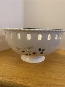 Pfaltzgraff Winterberry Footed Serving Bowl No Ribbon 9.25" x 5" - Picture 1 of 8