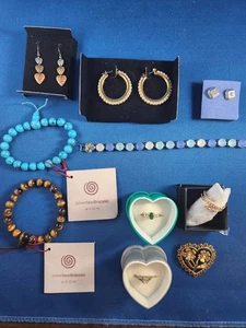 AVON Lotto 10 Gioielli Bracciale Orecchini Spilla Anello Argento Nuovo Vecchio Stock - Foto 1 di 9
