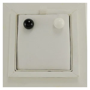 NIMEI-Ohrringe (Miluna) schwarze und weiße Achatkugeln, 12 mm, 18kt Weißgold - Bild 1 von 4