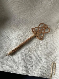 ANTIKE SPIELZEUG MODEPUPPE VIKTORIANISCHE VERKÄUFER MUSTER TEPPICHSCHLÄGER - TOP - Bild 1 von 17