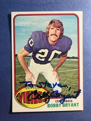 SIGNED BOBBY BRYANT 1976 TOPPS AUTOGRAPHED FOOTBALL CARD VIKINGS #11 - Image 1 of 3