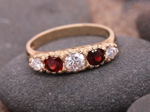 9ct Oro Giallo Granato Almandino & Zircone Cubico Gitano Anello Misura M UK - Foto 1 di 15