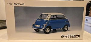 **READ** VERY RARE 1/18 Autoart BMW 600 Isetta Dual Tone Blue Diecast - Picture 1 of 15