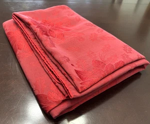 Martha Stewart Everyday Damask Tablecloth Holiday Red Poinsettia 60" x 120" - Picture 1 of 10