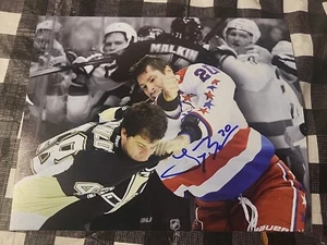 TROY BROUWER Autógrafo Washington Capitals 8X10 FOTO LUCHA DE HOCKEY - Imagen 1 de 2