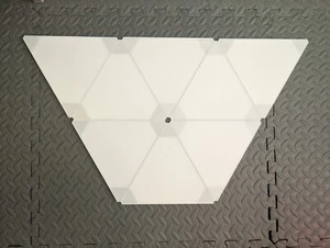 AUSVERKAUF! Acht (8) Nanoleaf Aurora Lightpanel mit 8 Linkern KOSMETISCHE MÄNGEL - Bild 1 von 1