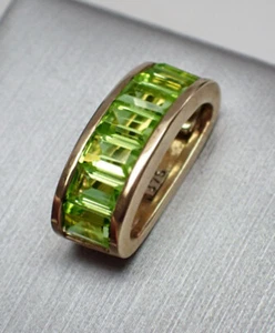 Natural Peridot 1.40ct set in 9k Yellow gold Pendant - Picture 1 of 3