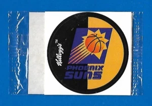 1995-96 KELLOGG'S PHOENIX SUNS NBA MINI BALONCESTO PEGATINA TARJETA SELLO RARO - Imagen 1 de 2