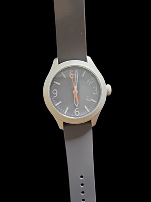 ESQ Movado "One" 手表 42 毫米硅胶钢瑞士 1-J 石英 适合 6.25"-7.40" — 第 1/3 张图片