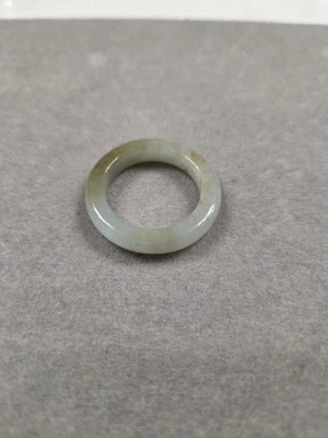 Anillo de jadeíta birmano natural grado A talla 9,75 Foto 1 de 4