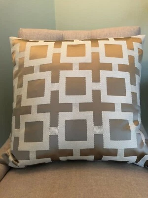 Cushion Cover, Brand new, Handmade, 19" x 19" (to fit a 20" inner) - Image 1 of 3