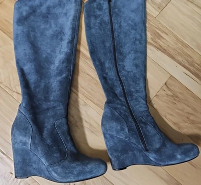 BORN CROWN 靴子 10 Olana 过膝 10 (42) 灰色麂皮绒楔形鞋跟 — 第 1/4 张图片