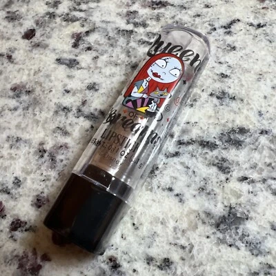 Lápiz labial rojo Pesadilla antes de Navidad Sally Queen Screams 0,11 oz Foto 1 de 4
