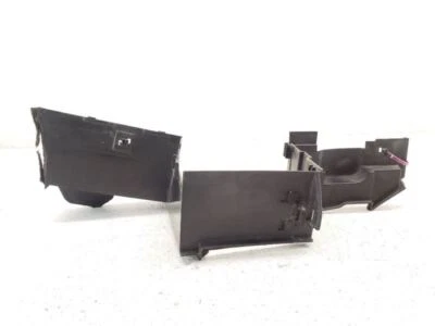 07-10 Infiniti G35 G37 sedán lado del conductor conducto de aire delantero sello lateral OEM 92185JK000 Foto 1 de 4