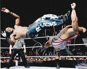 Wrestler R-Truth signiertes Foto 8x10 Echtheitszertifikat - Bild 1 von 1