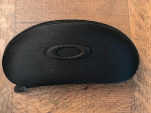NEW! OAKLEY Vault Sunglass Case Zipper Closure Hard Shell Nylon - Picture 1 of 3