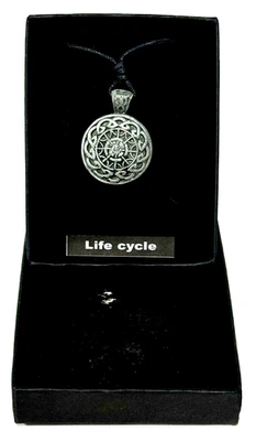 CICLO DE VIDA - COLLAR ÚNICO MÍTICO GÓTICO PELTRE CON CORDÓN AJUSTABLE CON CAJA NUEVO Foto 1 de 3