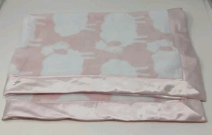 Nordstrom Babydecke rosa weiß Schaf Lamm Satin Borte Kanten Lovey 28" x 38" - Bild 1 von 6