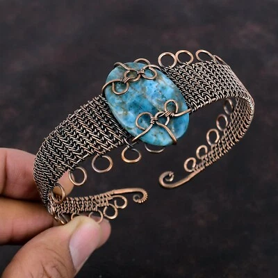 Brazalete único chakra garganta envuelto en alambre piedra apatita neón ovalado de cobre Foto 1 de 4