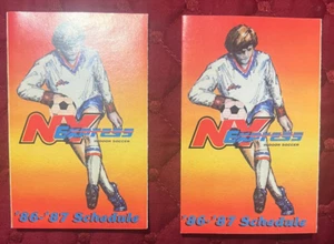 Calendario de bolsillo de fútbol New York NY Express 1986-1987 2 piezas casi como nuevo - Imagen 1 de 2