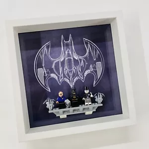 Display case Frame for Lego ® 1989 Batwing Batman minifigures 76161 27cm - Picture 1 of 11