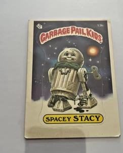 Spacey Stacy 1985 Garbage Pail Kids Serie 1 13b OS1 MATE - Imagen 1 de 2