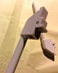 Un pasador de carrete que se adapta a nuevas máquinas de coser para el hogar / Janome - Imagen 1 de 4