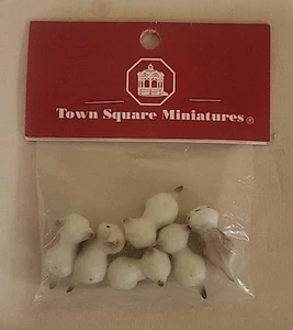 VTG • Town Square Doll House Miniatures • Pkg Of 6 Kittens • Brand New/Sealed! - Picture 1 of 3