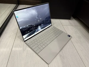 Dell XPS 9340 13.4" FHD+ Laptop - 512GB SSD - 16GB Ram - 1.4GHz Ultra 7-155H - Picture 1 of 16