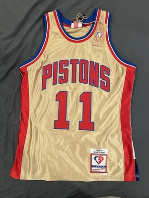 Nueva con etiquetas Camiseta Mitchell Ness Auténtica Pistons Isiah Thomas NBA 75 Dorada Para Hombres Mediana Foto 1 de 4