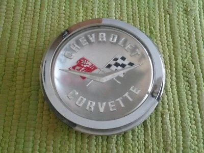 58 59 60 61 62 Chevrolet Corvette lente emblema maletero con bisel pieza GM # 3740239 Foto 1 de 3