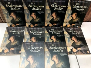 The Shakespeare Stealer by Gary Blackwood class set Good Condition lot of 10 PB - Picture 1 of 3