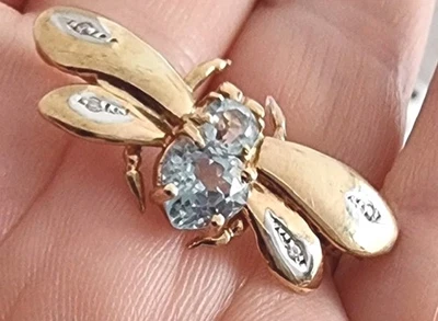 Adorable 9ct gold diamond bee brooch with blue topaz  - Image 1 of 4