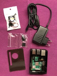 Raspberry Pi 3 Model B+ : de facto neuwertig, mit Gehäuse und Zubehör - Bild 1 von 7