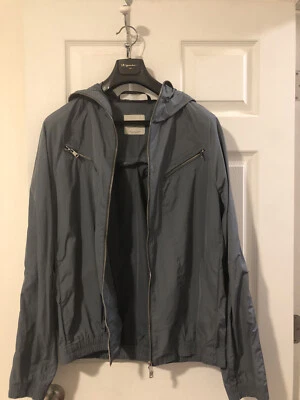 Quebra-vento masculino impermeável Mango com capuz tamanho G - Imagem 1 de 4