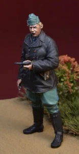 D-Day Miniature DD-35128 1/35 Dutch NCO 1940 - Picture 1 of 4