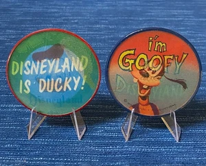 Bouton épingle holographique vintage Walt Disneyland Dingo Donald Duck Vari Vue - Photo 1/2
