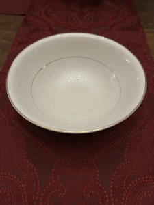 Vtg Nautilus Vegetable Bowl Cream With Gold Trim Nice!! - Picture 1 of 4