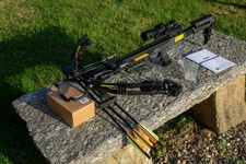 Balestra Sportiva Compound X-blade Mimetica, ottica 3-9x40, 175lbs, 3 frecce.