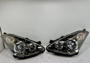 Toyota Wish ZNE10 ZNE10G 1ZZ VVTI HID Head Lights Lamps OEM Used from JAPAN - Picture 1 of 9