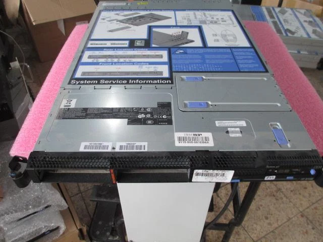 Sistema IBM pSeries P5 9110-505 con 1 fuente de alimentación y 4 GB (2 x 2 GB) 10N7083 Foto 1 de 1