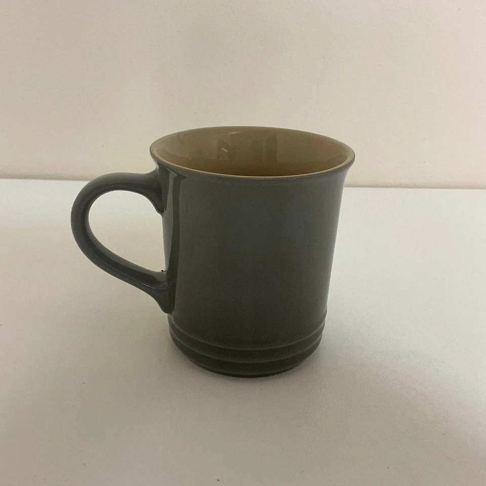 Taza de café Le Creuset Ombre gris pedernal gres 14 FL OZ / 400 ML    Foto 1 de 2